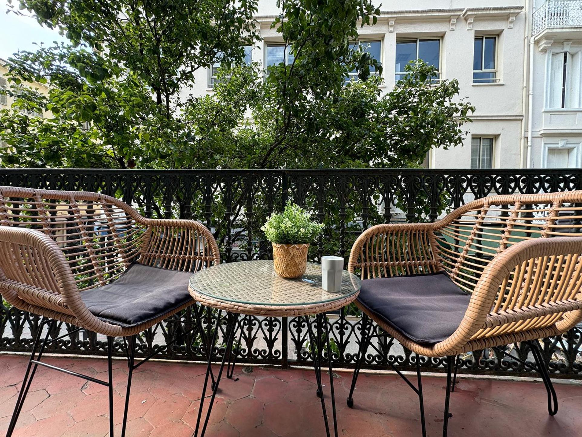 Luxury Family 2Br - Prime Location, Walk To Beach & Shopping, Sunny Balcony - Totolulu Cannes Hoche Exteriér fotografie